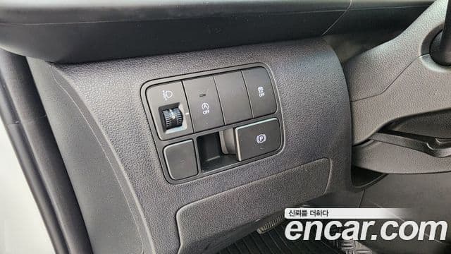 Hyundai Staria 2021 — ფოტო 12/20