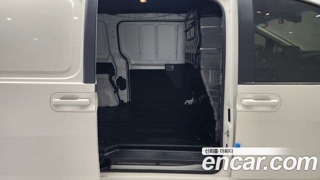 Hyundai Staria 2021 — ფოტო 18/20