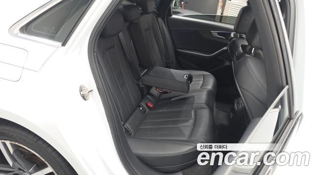 Audi A4 2019 — Photo 18/35