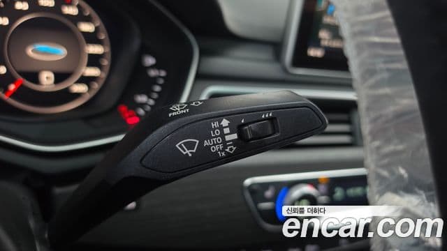 Audi A4 2019 — Photo 9/35