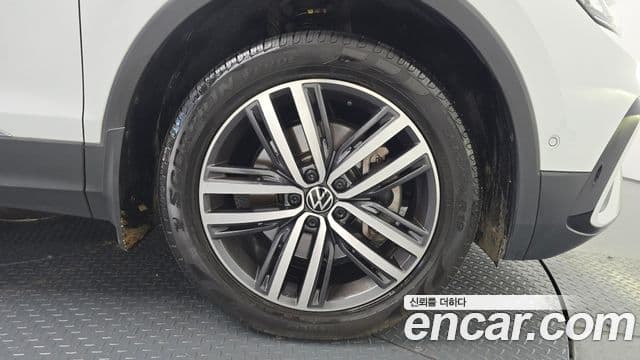 Volkswagen Tiguan Allspace 2022 — Photo 18/31