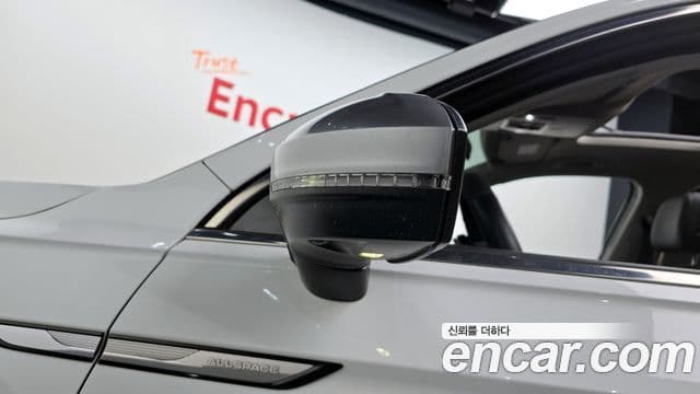 Volkswagen Tiguan Allspace 2022 — Photo 1/31