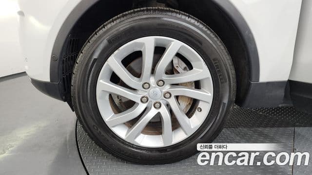 Land Rover Discovery 5 2019 — Şəkil 5/20