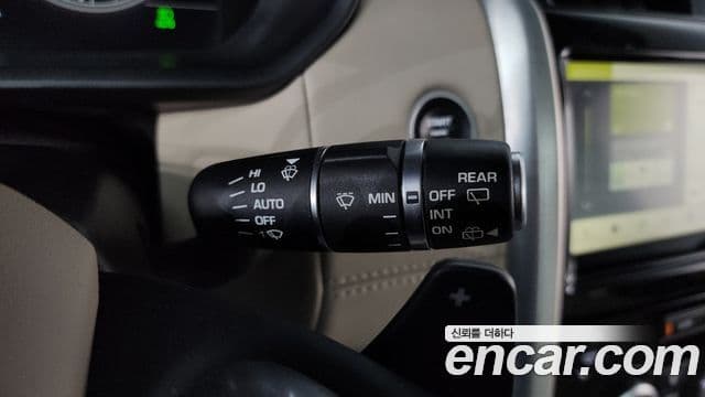 Land Rover Discovery 5 2019 — Şəkil 16/20