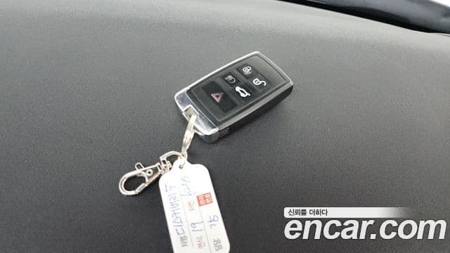 Land Rover Discovery 5 2019 — Şəkil 19/20