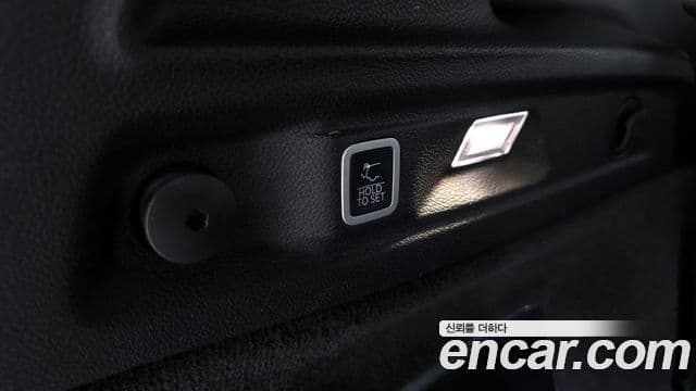 Jeep Grand Cherokee 2021 — Şəkil 17/28