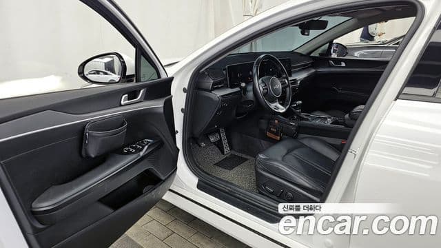 Kia K5 2024 — Şəkil 10/20