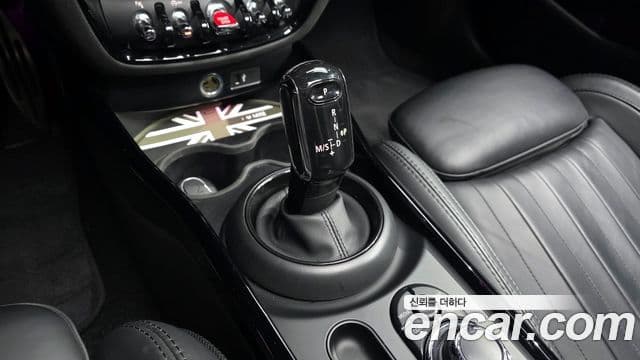 Mini Cooper S Clubman 2023 — ფოტო 9/20