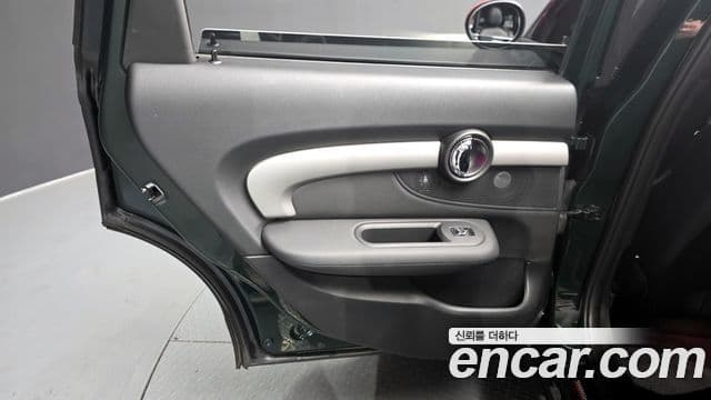 Mini Cooper S Clubman 2023 — Photo 2/31