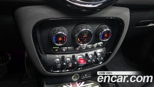Mini Cooper S Clubman 2023 — Photo 23/31
