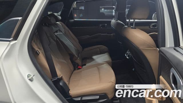 Kia Sorento 2023 — Фото 11/20