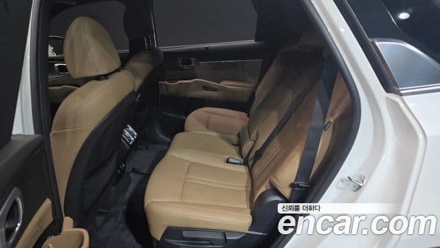 Kia Sorento 2023 — Фото 12/20