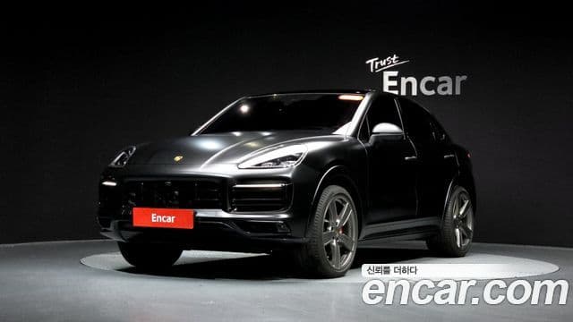 Porsche Cayenne 2023 — Photo 4/34