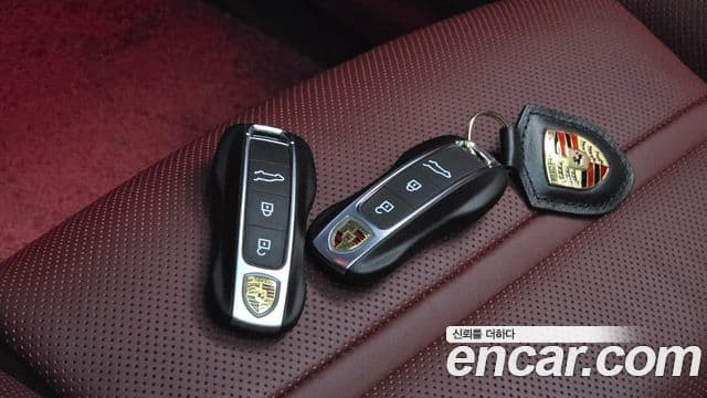Porsche Cayenne 2023 — Photo 14/34