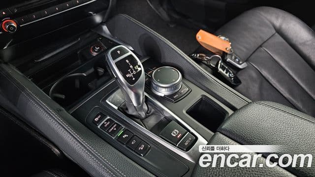 BMW X6 2018 — Şəkil 9/20