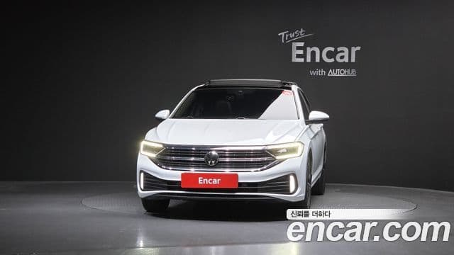 Volkswagen Jetta 2023 — Şəkil 7/20