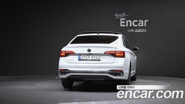 Volkswagen Jetta 2023 — Şəkil 10/20