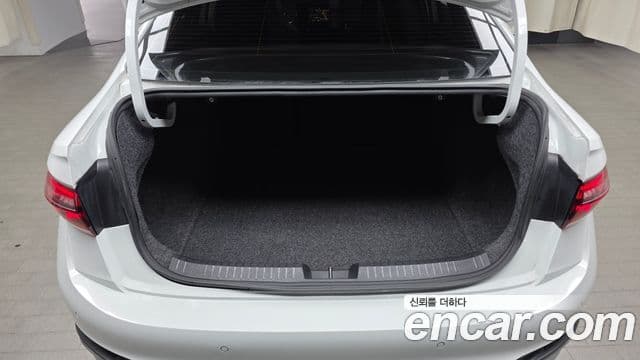 Volkswagen Jetta 2023 — Şəkil 15/20