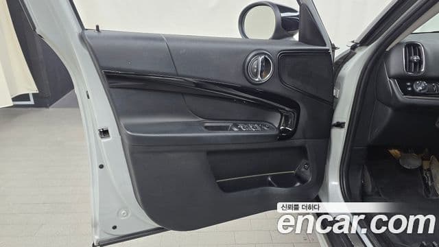 Mini Cooper D Countryman 2021 — Photo 23/32