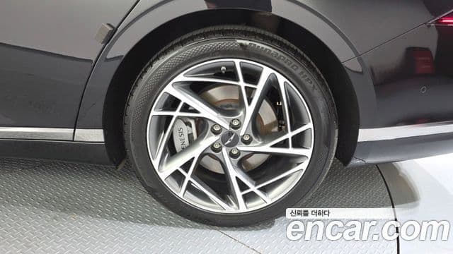 Genesis G90 2022 — ფოტო 28/39