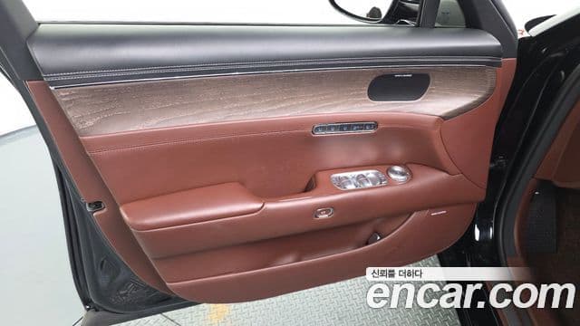 Genesis G90 2022 — ფოტო 17/39