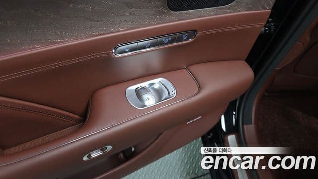 Genesis G90 2022 — ფოტო 13/39