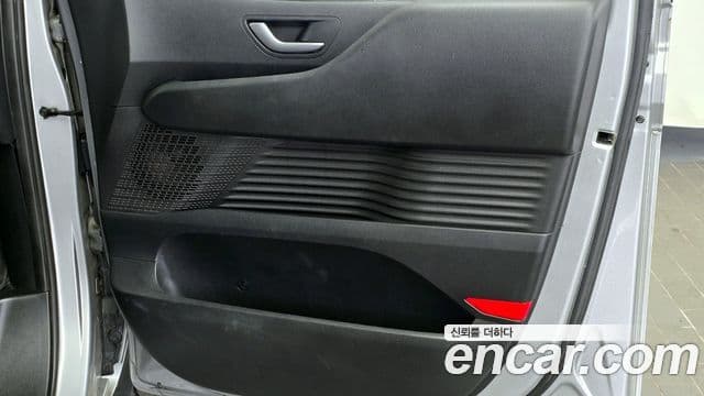 Hyundai Staria 2022 — Photo 25/30