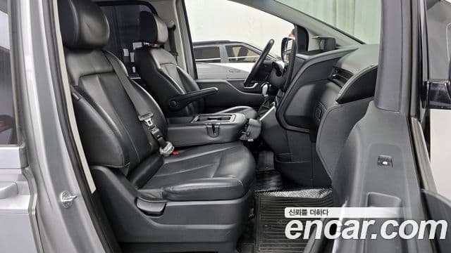 Hyundai Staria 2022 — Photo 30/30