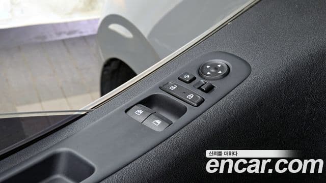 Hyundai Staria 2022 — Photo 5/30