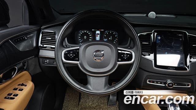 Volvo XC90 2021 — ფოტო 13/20