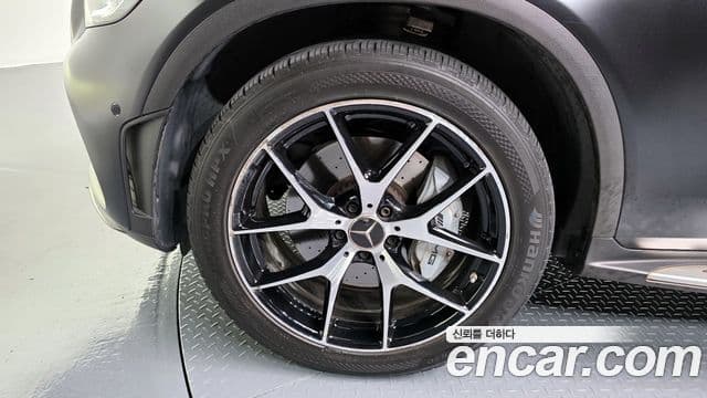 Mercedes-Benz GLC-Class 2022 — Photo 18/37