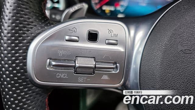 Mercedes-Benz GLC-Class 2022 — Photo 21/37