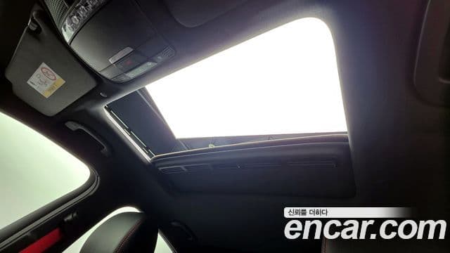 Mercedes-Benz GLC-Class 2022 — Photo 12/37