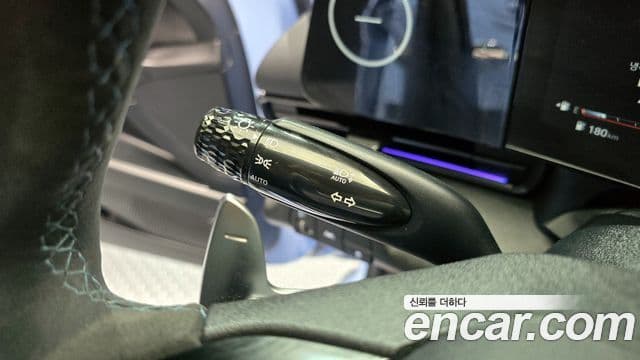Hyundai The New Avante Hybrid 2022 — Photo 3/20