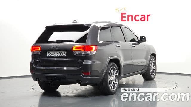 Jeep Grand Cherokee 2019 — Photo 7/20