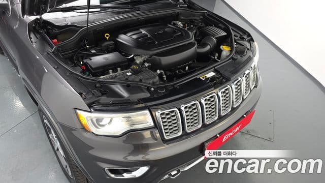 Jeep Grand Cherokee 2019 — Photo 8/20