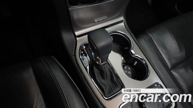 Jeep Grand Cherokee 2019 — Photo 16/20