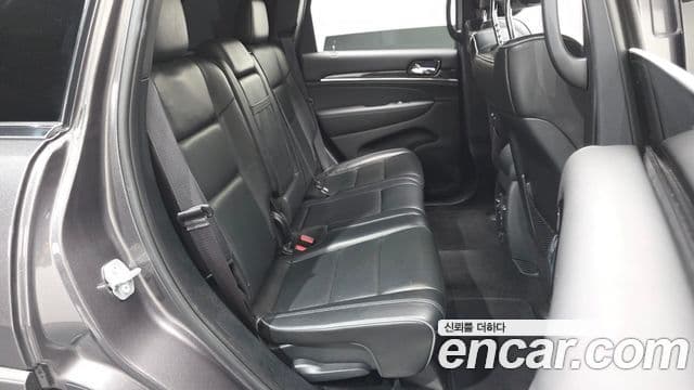 Jeep Grand Cherokee 2019 — Photo 17/20