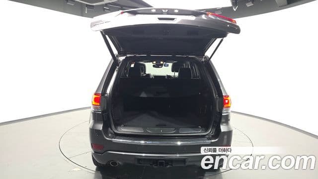 Jeep Grand Cherokee 2019 — Photo 15/20