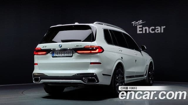 BMW X7 2024 — Фото 2/20