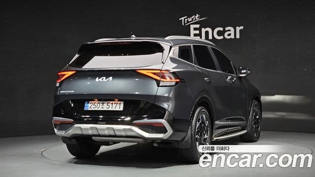 Kia Sportage 2022 — Фото 2/20