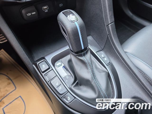 Hyundai Veloster 2020 — Фото 15/18