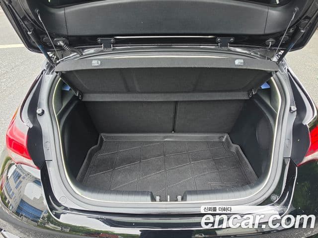 Hyundai Veloster 2020 — Фото 16/18