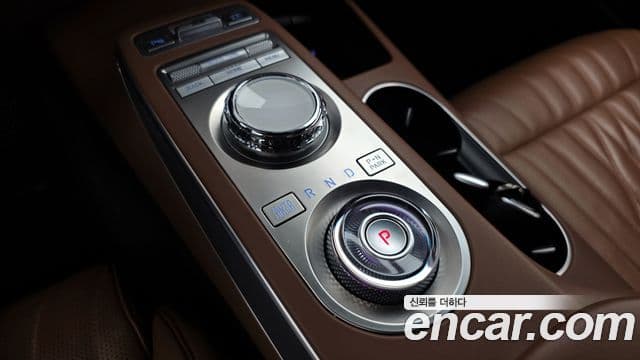 Genesis GV70 2021 — ფოტო 9/20
