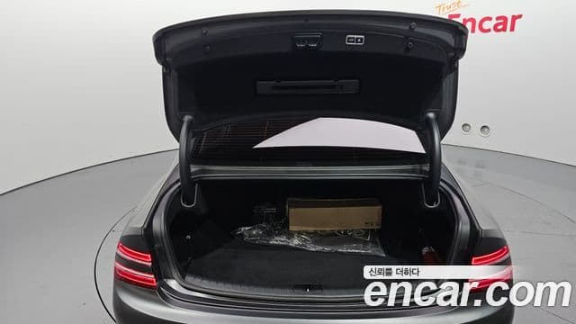 Genesis Electrified G80 2022 — фото 20 из 20