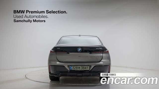 BMW i7 2025 — ფოტო 16/20