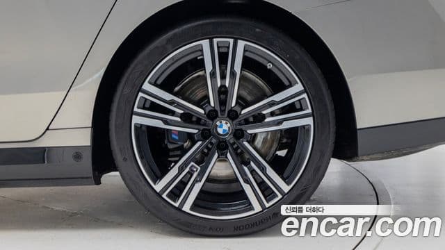 BMW i7 2025 — ფოტო 1/20