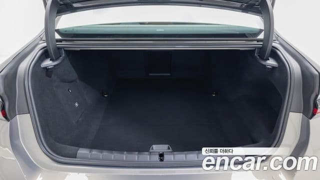 BMW i7 2025 — ფოტო 15/20