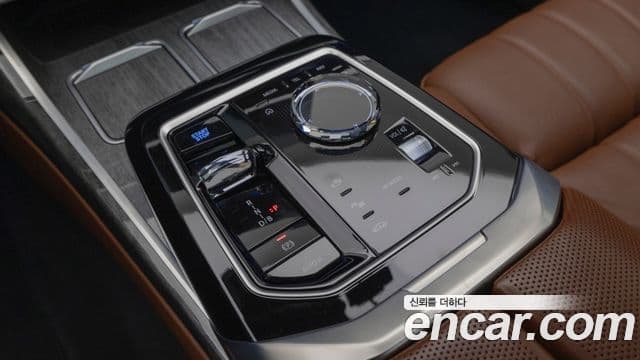 BMW i7 2025 — ფოტო 18/20