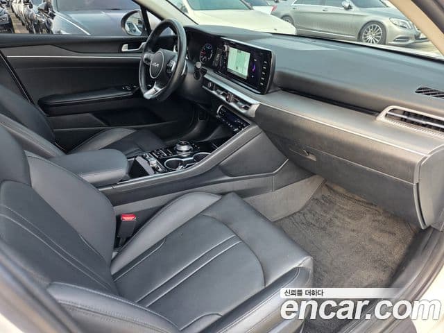 Kia K5 2022 — Şəkil 14/20